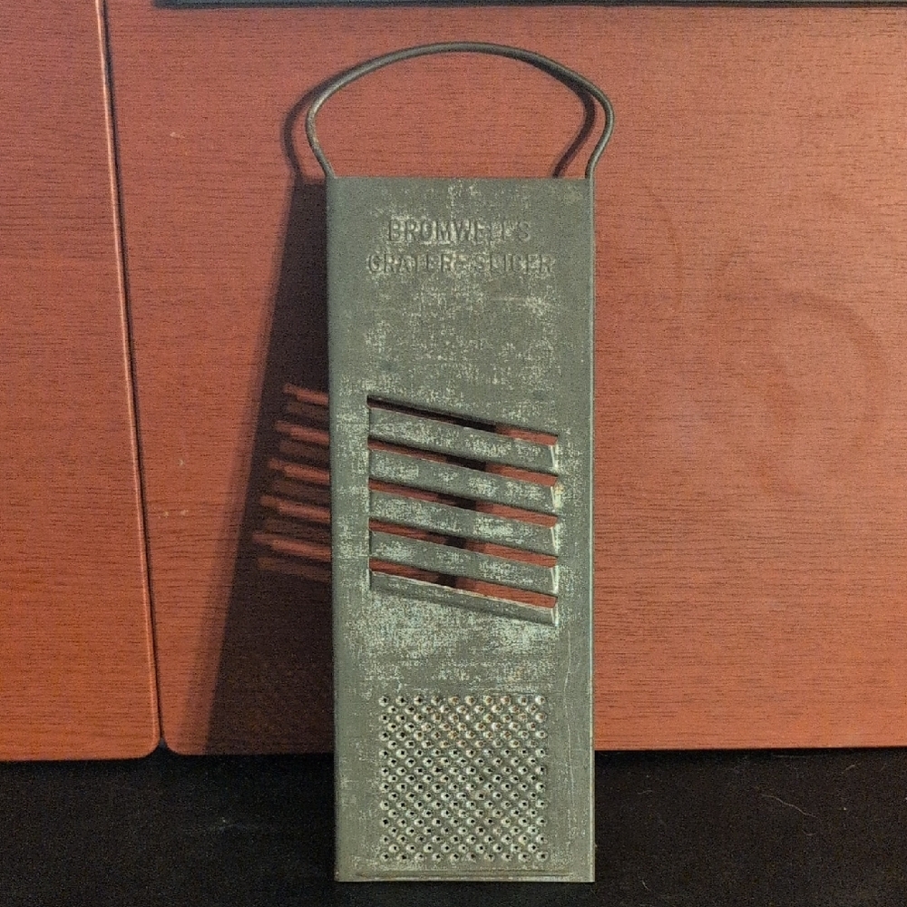 Vintage Bromwell's Grater Slicer